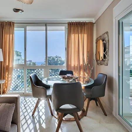 Mediterranean Dream Banus Penthouse With Seaviews 아파트 *