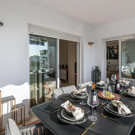 아파트 Mediterranean Dream Banus Penthouse With Seaviews *